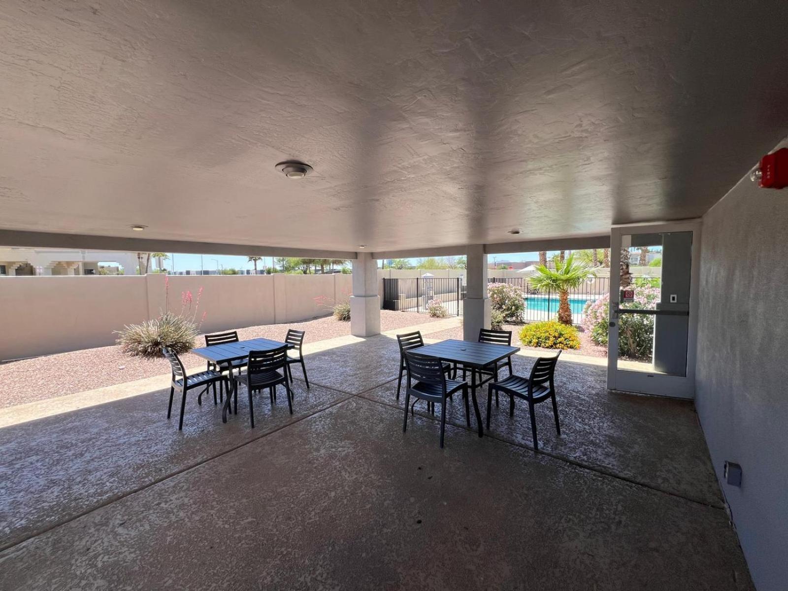 Garner Hotel By Ihg Phoenix - Surprise Exterior photo