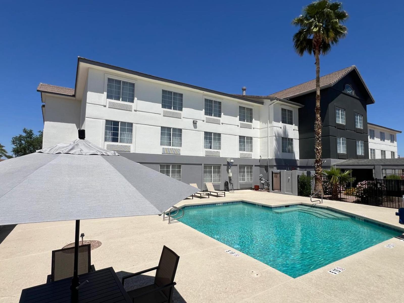 Garner Hotel By Ihg Phoenix - Surprise Exterior photo